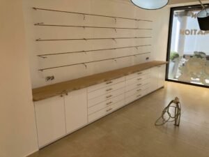 Agencement de magasin menuiserie